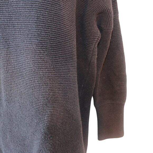 Free People Women's Wool Sweater Size XS – Cozy, Stylish, and Boho Chic - Picture 4 of 6